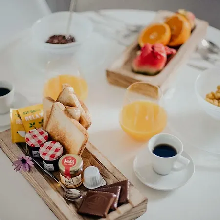 Pueblo Viejo Kamari (Santorini)